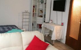 1 Zimmer Appartment im Basement links 108 A